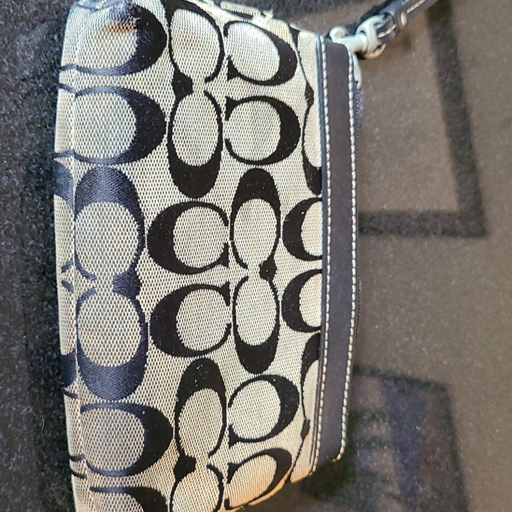 COACH Wristlet - Picture 6 of 7
